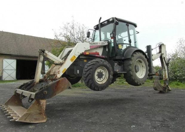 Аренда челюстного экскаватора-погрузчика TEREX 970, JCB