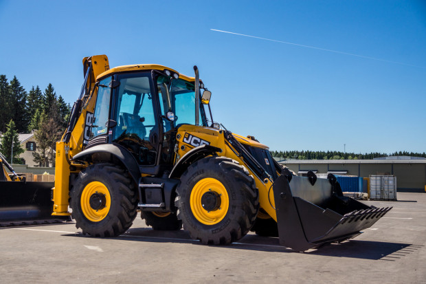 Аренда челюстного экскаватора-погрузчика TEREX 970, JCB