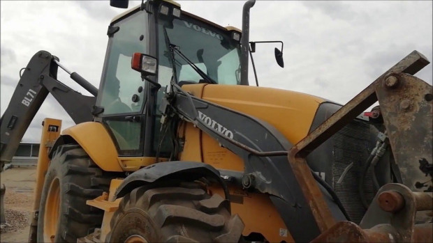 Аренда челюстного экскаватора-погрузчика TEREX 970, JCB