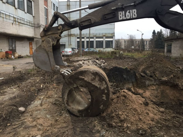 Аренда челюстного экскаватора-погрузчика TEREX 970, JCB