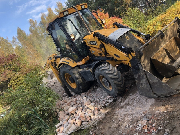 Аренда челюстного экскаватора-погрузчика TEREX 970, JCB