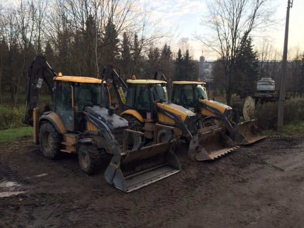 Аренда челюстного экскаватора-погрузчика TEREX 970, JCB