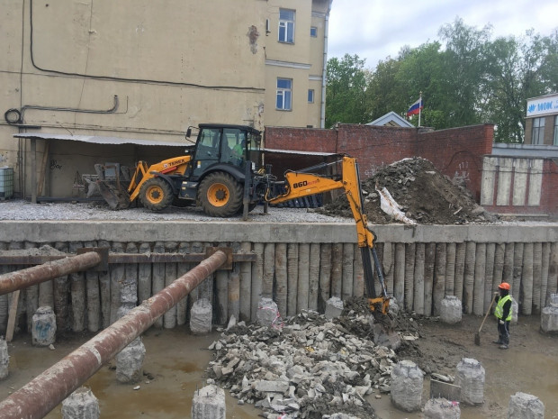Аренда челюстного экскаватора-погрузчика TEREX 970, JCB