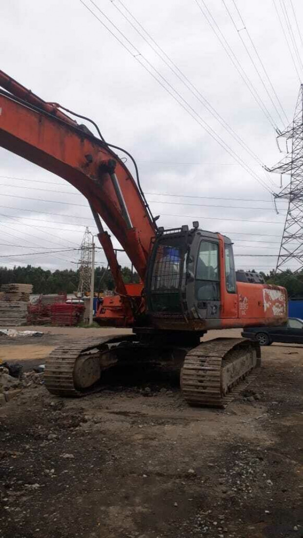 Поворотный гусеничный экскаватор Гусеничный JCB 205