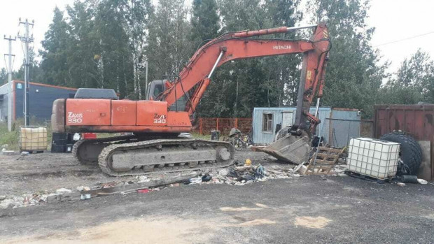 Поворотный гусеничный экскаватор Гусеничный JCB 205