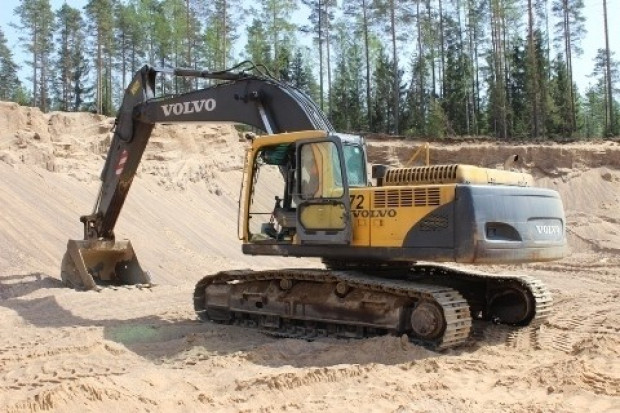 Поворотный гусеничный экскаватор Гусеничный JCB 205